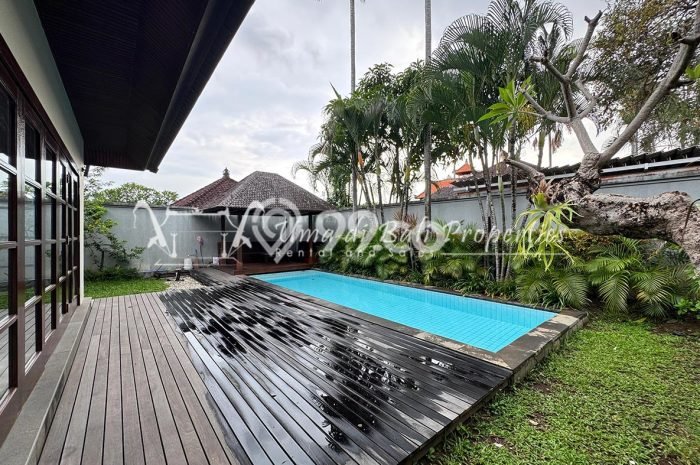 Disewakan! Rumah 2 Kamar Tidur &
2 Kamar Mandi di Kerobokan, Badung Disewakan! Rumah 2 Kamar Tidur &
2 Kamar Mandi di Kerobokan, Badung