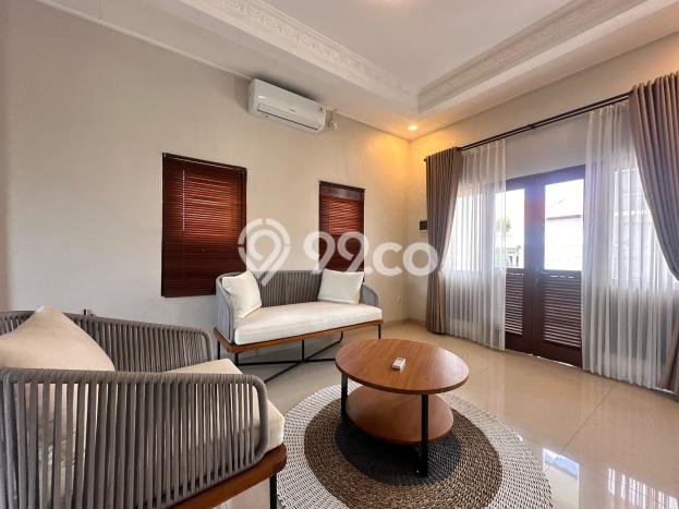 For Sale! Luxury House LT 300m2 Desain Elegan di Umalas For Sale! Luxury House LT 300m2 Desain Elegan di Umalas