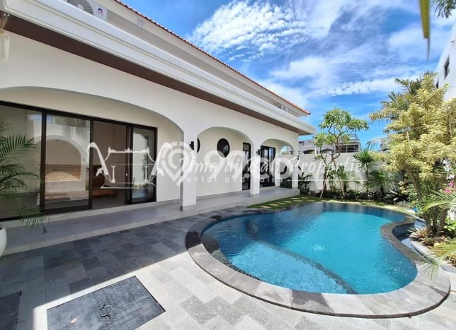 Rumah Sewa Badung LT 300m2 LB 200m2 Kawasan Munggu Rumah Sewa Badung LT 300m2 LB 200m2 Kawasan Munggu