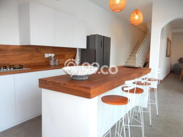 Rumah Strategis kawasan , 6 KM, Area Tenang, Luas 250m2m² Bangunan 195m2m² Rumah Strategis kawasan , 6 KM, Area Tenang, Luas 250m2m² Bangunan 195m2m²