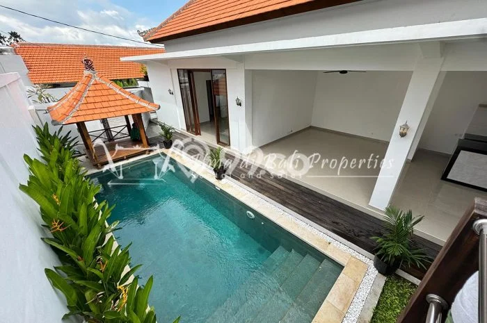 Rumah Asri area Umalas, 3 KT, Luas 300m² Bangunan 215m² Rumah Asri area Umalas, 3 KT, Luas 300m² Bangunan 215m²