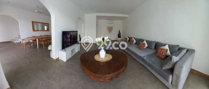 Rumah Strategis kawasan , 6 KM, Area Tenang, Luas 250m2m² Bangunan 195m2m² Rumah Strategis kawasan , 6 KM, Area Tenang, Luas 250m2m² Bangunan 195m2m²