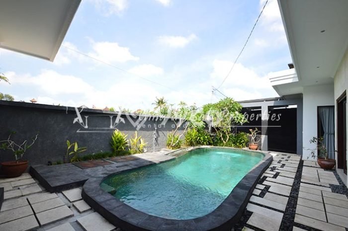 Rumah Sewa Badung LT 208m2 LB 150m2 Kawasan Umalas Rumah Sewa Badung LT 208m2 LB 150m2 Kawasan Umalas