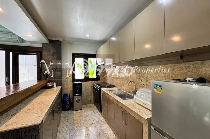 Rumah Kontrakan Badung LT 325m2 LB 200m2 Kawasan Seminyak Rumah Kontrakan Badung LT 325m2 LB 200m2 Kawasan Seminyak