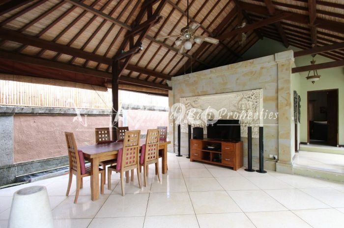 Disewakan Rumah Strategis LT 450m2 / LB 215m2 di Umalas, Badung Disewakan Rumah Strategis LT 450m2 / LB 215m2 di Umalas, Badung