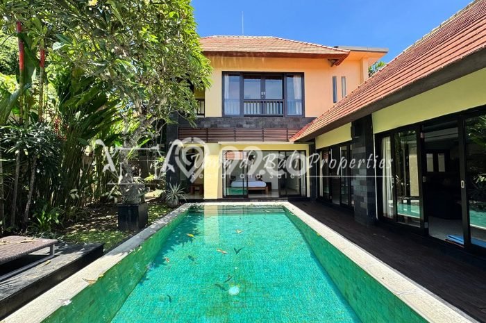 Rumah Kontrakan Badung LT 325m2 LB 200m2 Kawasan Seminyak Rumah Kontrakan Badung LT 325m2 LB 200m2 Kawasan Seminyak
