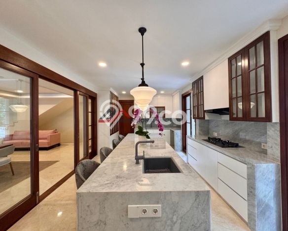 For Sale! Premium House LT 1066m2 Desain Elegan di Kemang For Sale! Premium House LT 1066m2 Desain Elegan di Kemang