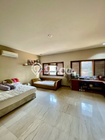 Rumah Elit Modern Tanpa Renovasi di Pejaten Jakarta Selatan Rumah Elit Modern Tanpa Renovasi di Pejaten Jakarta Selatan