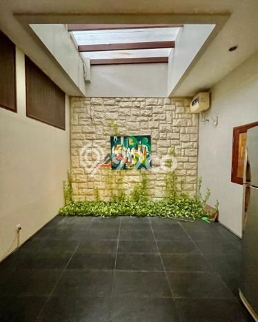 Ready to Use! Luxury House LT 1117m2 Desain Modern di Kemang Ready to Use! Luxury House LT 1117m2 Desain Modern di Kemang