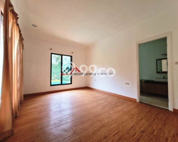 For Sale! Luxury House LT 706m2 Desain Modern di Kemang For Sale! Luxury House LT 706m2 Desain Modern di Kemang