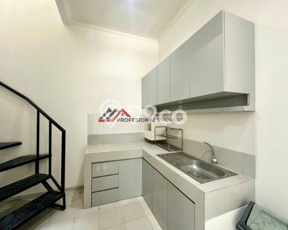 Ready to Use! Luxury House LT 247m2 Desain Modern di Kemang Ready to Use! Luxury House LT 247m2 Desain Modern di Kemang