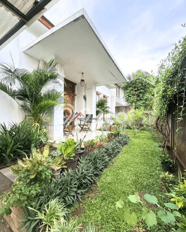 Hunian Eksklusif Siap Huni LT 288m2 di Kebayoran Lama, Jakarta Selatan Hunian Eksklusif Siap Huni LT 288m2 di Kebayoran Lama, Jakarta Selatan