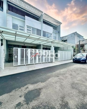 Siap Huni Rumah Mewah 3 Kamar di Kebayoran Baru Dekat ke Mana Pun Siap Huni Rumah Mewah 3 Kamar di Kebayoran Baru Dekat ke Mana Pun
