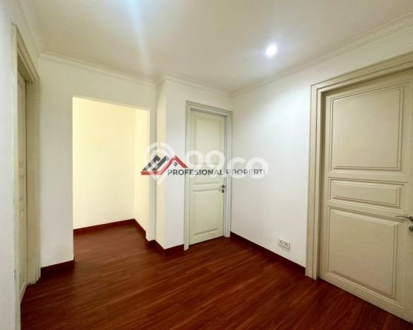 Ready to Use! Luxury House LT 247m2 Desain Modern di Kemang Ready to Use! Luxury House LT 247m2 Desain Modern di Kemang