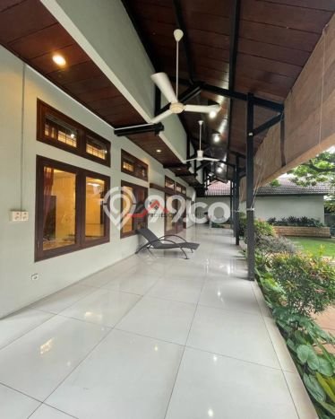 Ready to Use! Luxury House LT 1117m2 Desain Modern di Kemang Ready to Use! Luxury House LT 1117m2 Desain Modern di Kemang