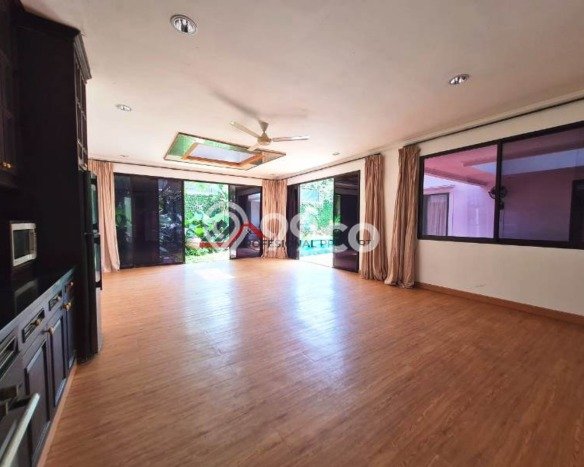 For Sale! Luxury House LT 706m2 Desain Modern di Kemang For Sale! Luxury House LT 706m2 Desain Modern di Kemang