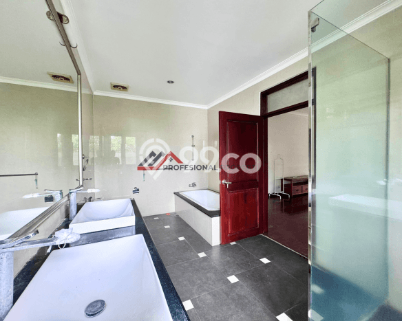 Rumah Elit Modern Tanpa Renovasi di Kemang Jakarta Selatan Rumah Elit Modern Tanpa Renovasi di Kemang Jakarta Selatan