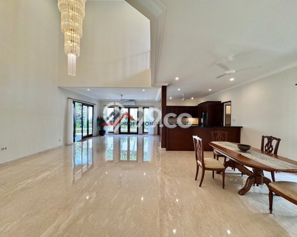 Dijual Rumah Luas Elegan Dengan View Cantik di Pejaten, Jakarta Selatan Dijual Rumah Luas Elegan Dengan View Cantik di Pejaten, Jakarta Selatan