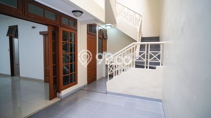 Ready to Use! Premium House LT 203m2 Desain Elegan di Tamansari Ready to Use! Premium House LT 203m2 Desain Elegan di Tamansari