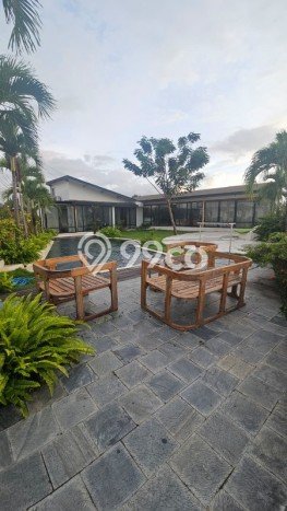 KESEMPATAN EMAS! Vila di , Ukuran 750m2m², Kawasan Potensial dengan prospek naik KESEMPATAN EMAS! Vila di , Ukuran 750m2m², Kawasan Potensial dengan prospek naik