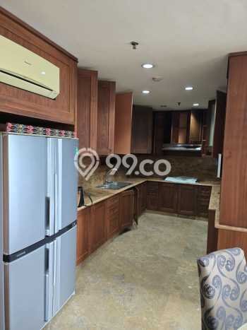 Siap Huni Apartemen Prestisius di Kedoya Selatan 4 Kamar & 3 Kamar Mandi Siap Huni Apartemen Prestisius di Kedoya Selatan 4 Kamar & 3 Kamar Mandi