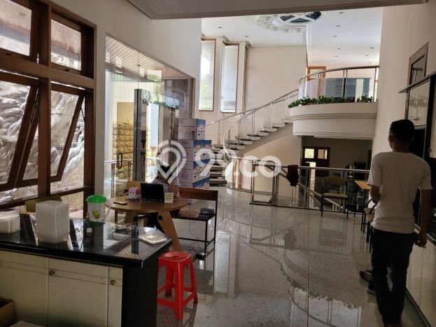 Hunian Mewah Siap Huni LT 795m2 di Gajah Mungkur, Semarang Hunian Mewah Siap Huni LT 795m2 di Gajah Mungkur, Semarang