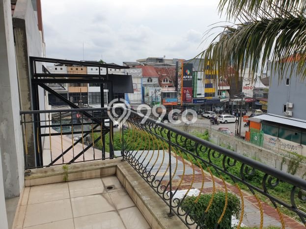 Hunian Mewah LB 600m2 Siap Huni Desain Elegan di Kedoya Selatan, Jakarta Barat Hunian Mewah LB 600m2 Siap Huni Desain Elegan di Kedoya Selatan, Jakarta Barat