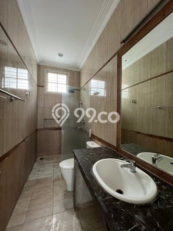 Ready to Use! Luxury House LT 200m2 Desain Elegan di Pondok Indah Ready to Use! Luxury House LT 200m2 Desain Elegan di Pondok Indah