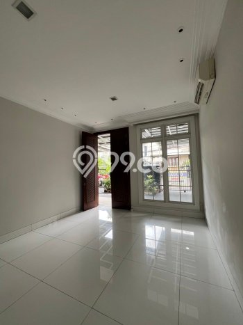 Ready to Use! Luxury House LT 200m2 Desain Elegan di Pondok Indah Ready to Use! Luxury House LT 200m2 Desain Elegan di Pondok Indah