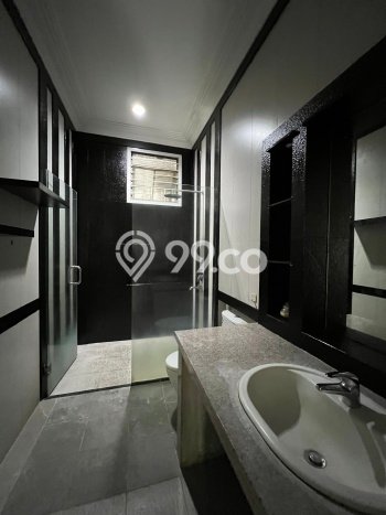 Ready to Use! Luxury House LT 200m2 Desain Elegan di Pondok Indah Ready to Use! Luxury House LT 200m2 Desain Elegan di Pondok Indah