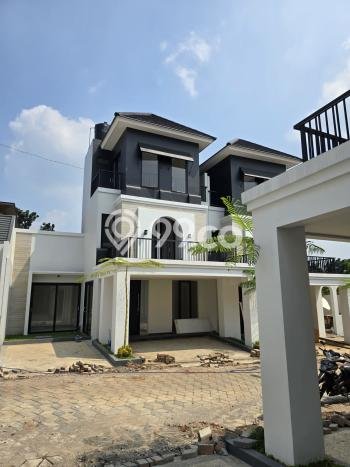 Dijual Rumah 4 Kamar Lokasi Ideal Bagus dan Strategis di Banyumanik Dijual Rumah 4 Kamar Lokasi Ideal Bagus dan Strategis di Banyumanik
