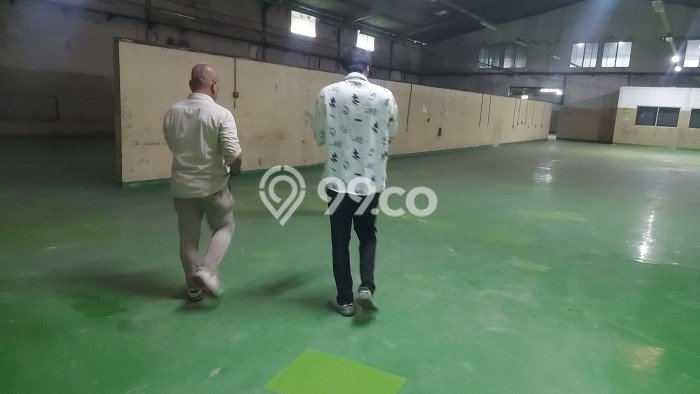 Gudang Disewa di Tangerang dengan LB 5000m2 Area Komersial Ramai Gudang Disewa di Tangerang dengan LB 5000m2 Area Komersial Ramai