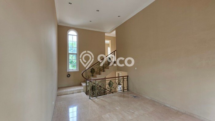 Jual Rumah Mewah Elegan Dengan View Cantik di Gading Serpong, Tangerang Jual Rumah Mewah Elegan Dengan View Cantik di Gading Serpong, Tangerang