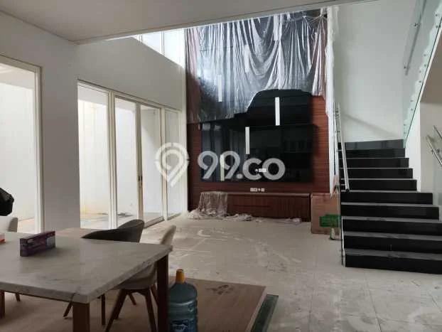 Lokasi terbaik! Rumah siap huni dikontrakkan di Wiyung LB 313m2 Lokasi terbaik! Rumah siap huni dikontrakkan di Wiyung LB 313m2