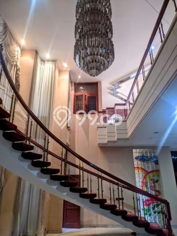 Kesempatan Memiliki Rumah Terawat di Kawasan Semarang Tengah, Semarang Kesempatan Memiliki Rumah Terawat di Kawasan Semarang Tengah, Semarang