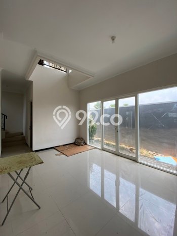 Rumah Strategis Modern Lb 115m2 di Sukun, Malang Rumah Strategis Modern Lb 115m2 di Sukun, Malang