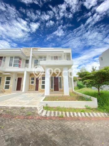 Rumah Strategis Modern Lb 142m2 di Batu, Batu Rumah Strategis Modern Lb 142m2 di Batu, Batu