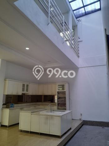 Rumah Eksklusif Siap Huni LT 400m2 di Kebayoran Lama, Jakarta Selatan Rumah Eksklusif Siap Huni LT 400m2 di Kebayoran Lama, Jakarta Selatan