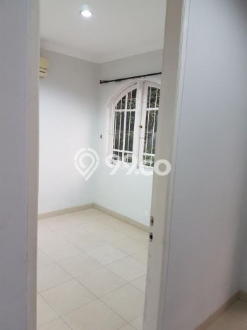 Rumah Disewakan Tangerang Selatan LT 135m2 LB 106m2 Area Bintaro Rumah Disewakan Tangerang Selatan LT 135m2 LB 106m2 Area Bintaro