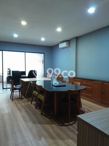 LOKASI PREMIUM! Ruko di Bintaro, Luas 303m², Pusat Bisnis LOKASI PREMIUM! Ruko di Bintaro, Luas 303m², Pusat Bisnis
