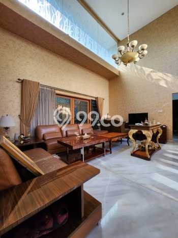 Rumah Elit LB 823m2 Siap Huni Desain Elegan di Bintaro, Tangerang Selatan Rumah Elit LB 823m2 Siap Huni Desain Elegan di Bintaro, Tangerang Selatan