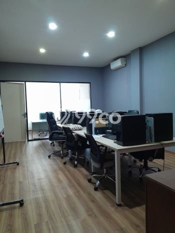 LOKASI PREMIUM! Ruko di Bintaro, Luas 303m², Pusat Bisnis LOKASI PREMIUM! Ruko di Bintaro, Luas 303m², Pusat Bisnis