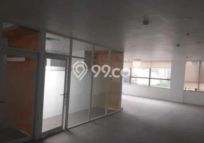 Unit Gudang Tersedia di Thamrin Spesifikasi LB 111m2 Unit Gudang Tersedia di Thamrin Spesifikasi LB 111m2