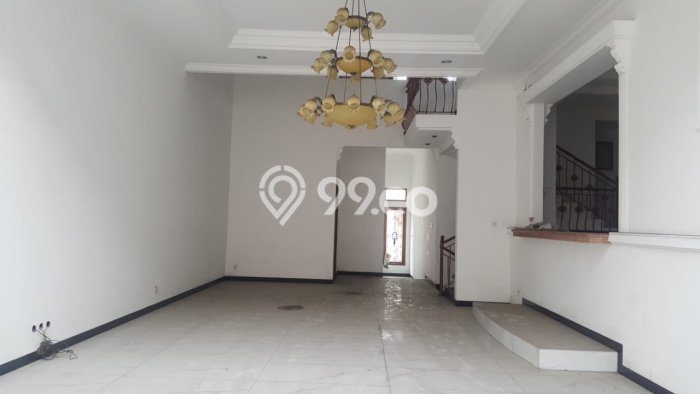 Rumah Mewah LB 400m2 Siap Huni Desain Elegan di Permata Buana, Jakarta Barat Rumah Mewah LB 400m2 Siap Huni Desain Elegan di Permata Buana, Jakarta Barat