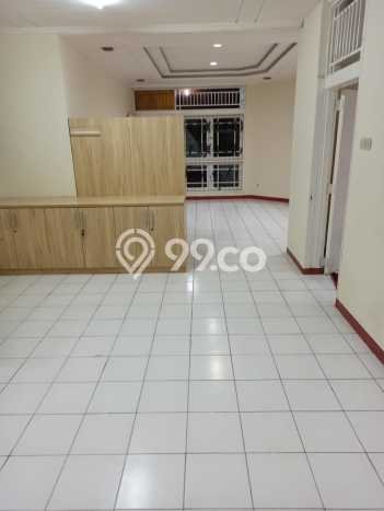 Ready to Use! Luxury House LT 165m2 Desain Elegan di Tomang Ready to Use! Luxury House LT 165m2 Desain Elegan di Tomang
