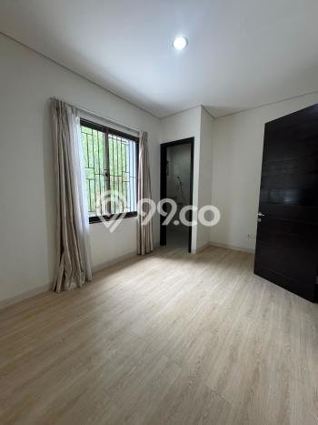 Rumah Mewah LB 140m2 Siap Huni Desain Elegan di BSD, Tangerang Rumah Mewah LB 140m2 Siap Huni Desain Elegan di BSD, Tangerang