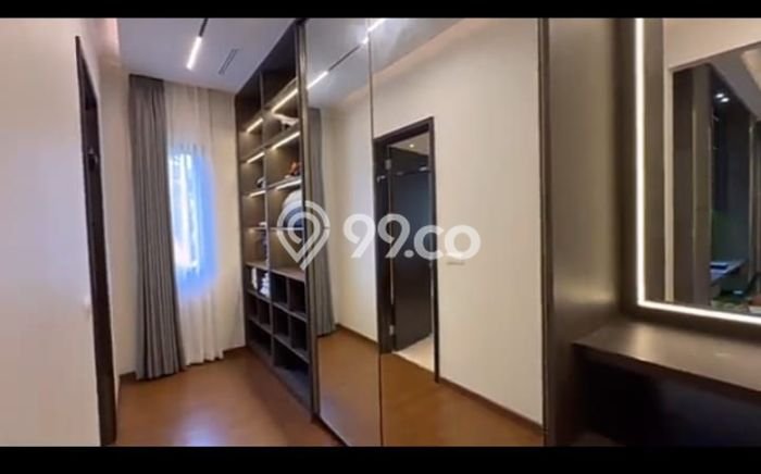 Rumah Mewah LB 500m2 Siap Pakai Desain Elegan di BSD, Tangerang Rumah Mewah LB 500m2 Siap Pakai Desain Elegan di BSD, Tangerang