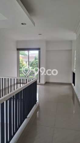 Rumah Minimalis LB/LT 305m2/350m2 Siap Huni Area Alam Sutera, Tangerang Rumah Minimalis LB/LT 305m2/350m2 Siap Huni Area Alam Sutera, Tangerang
