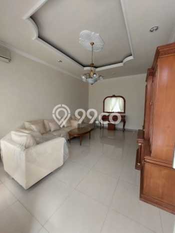 Rumah Nyaman area Pondok Indah, 2 KT, Area Tenang, Luas 141m2m² Bangunan 200m2m² Rumah Nyaman area Pondok Indah, 2 KT, Area Tenang, Luas 141m2m² Bangunan 200m2m²