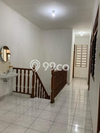 Rumah area Tomang, Akses ke Stasiun, 4 KT, Luas 90m² LB 144m² Rumah area Tomang, Akses ke Stasiun, 4 KT, Luas 90m² LB 144m²